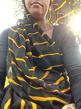 Snapshot of Maya_cut chatting on September 19, 2025, 10:19 am Maya cut online show from September 19, 2025, 10:19 am