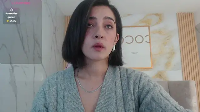 sara lopez s online show from October 23, 2025, 1:21 pm