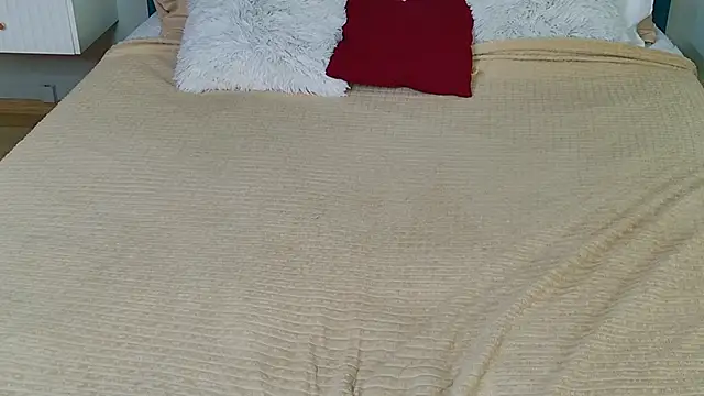 Snapshot of Evie_Vall chatting on November 16, 2025, 3:39 pm Evie Vall online show from November 16, 2025, 3:39 pm