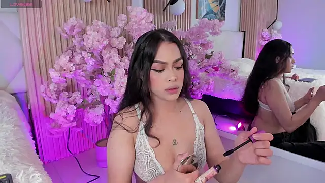 Mila Hank  online show from April 1, 2026, 12:17 pm