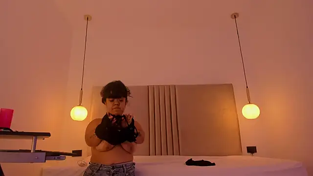 PamelaBonnet mml online show from October 25, 2025, 7:58 pm