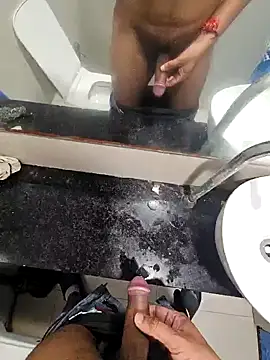 Snapshot of Gamecoc chatting on October 2, 2025, 5:44 am Gamecoc online show from October 2, 2025, 5:44 am