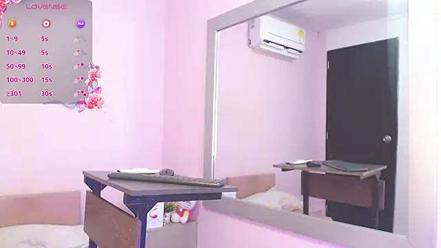 Snapshot of kiity_horny_ chatting on November 22, 2025, 12:59 pm kiity horny online show from November 22, 2025, 12:59 pm