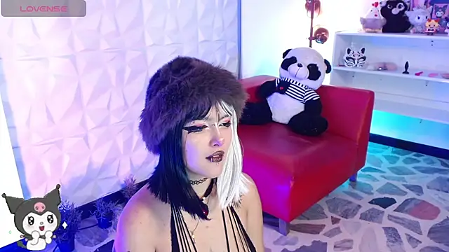 lil candy77 online show from March 31, 2026, 12:18 pm