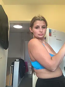 Snapshot of Goldiebaby chatting on September 23, 2025, 2:13 pm Goldiebaby online show from September 23, 2025, 2:13 pm