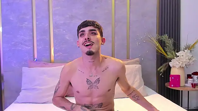 NikoStone  online show from October 3, 2025, 4:36 am