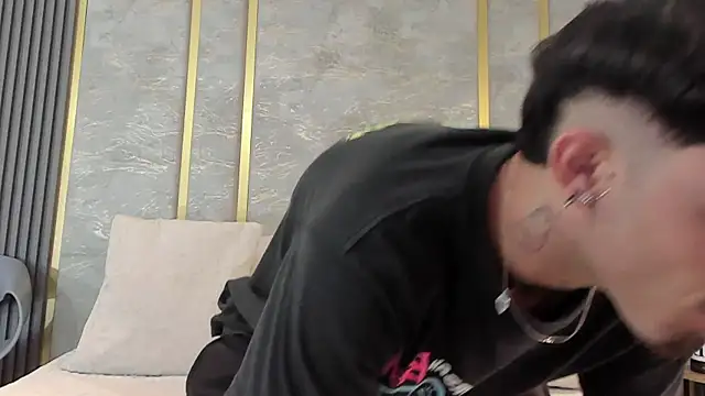 NikoStone  online show from January 14, 2026, 5:11 am