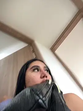 Sophie Dreamss online show from April 18, 2026, 7:40 pm