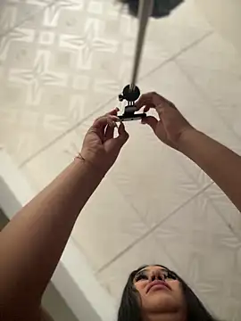 Sophie Dreamss online show from November 3, 2025, 9:18 pm