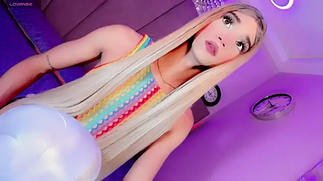 Snapshot of Nauthy_girl chatting on October 27, 2025, 12:28 pm Nauthy girl online show from October 27, 2025, 12:28 pm