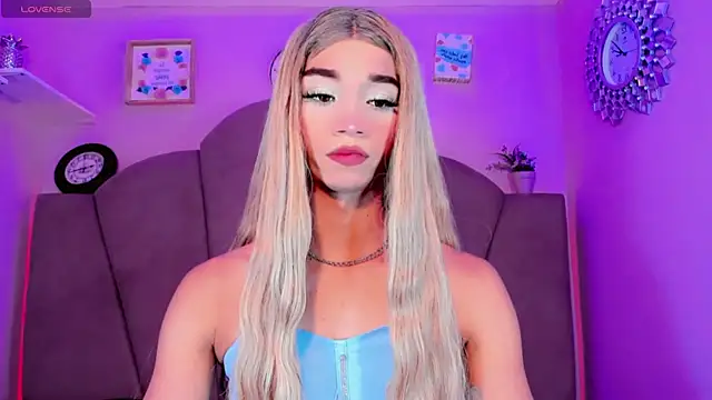 Snapshot of Nauthy_girl chatting on October 9, 2025, 12:38 pm Nauthy girl online show from October 9, 2025, 12:38 pm