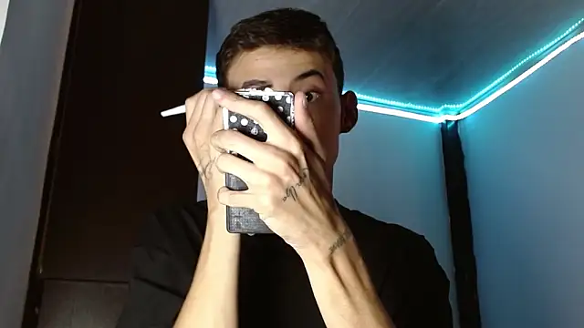 Snapshot of Emil_prl chatting on September 9, 2025, 8:29 pm Emil prl online show from September 9, 2025, 8:29 pm