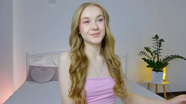 KumiKruz online show from November 15, 2025, 2:32 pm