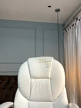 Snapshot of Valery_kitty18 chatting on December 3, 2025, 11:53 am Valery kitty18 online show from December 3, 2025, 11:53 am