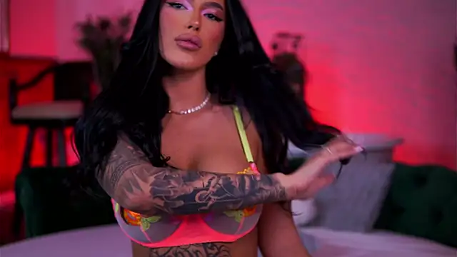 Snapshot of AishaaDevoe chatting on November 29, 2025, 7:14 pm AishaaDevoe online show from November 29, 2025, 7:14 pm