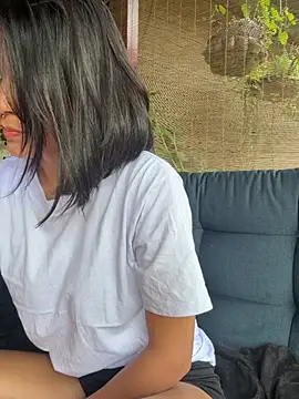 Thais kim online show from April 9, 2026, 4:35 pm