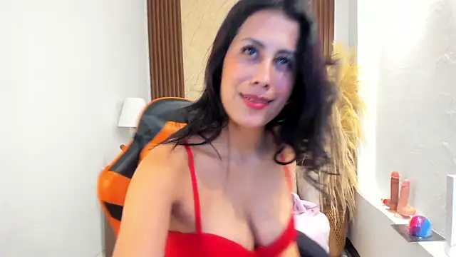 Thais kim online show from February 14, 2026, 3:01 pm