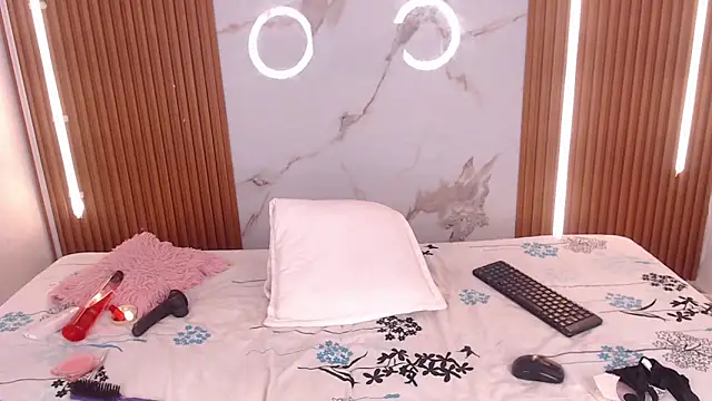 Snapshot of brithanny_03 chatting on December 13, 2025, 8:04 pm brithanny 03 online show from December 13, 2025, 8:04 pm