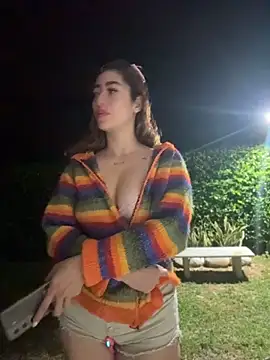 roxyrougee online show from April 19, 2026, 9:43 am