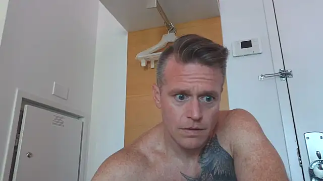 Snapshot of DILFiGuess11 chatting on July 9, 2026, 11:10 am DILFiGuess11 online show from July 9, 2026, 11:10 am