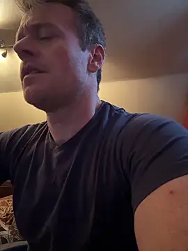 Snapshot of DILFiGuess11 chatting on January 18, 2026, 7:39 pm DILFiGuess11 online show from January 18, 2026, 7:39 pm