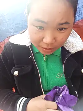 may-squirl online show from October 30, 2025, 2:32 am