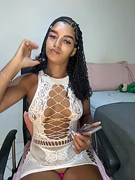 larajuli online show from March 13, 2026, 9:31 pm