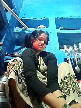 Jooli xx online show from February 4, 2026, 12:49 am