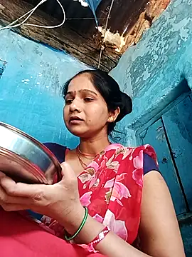 Jooli xx online show from April 19, 2026, 3:29 am