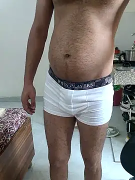 Snapshot of johnysinsr chatting on May 5, 2026, 4:04 am johnysinsr online show from May 5, 2026, 4:04 am