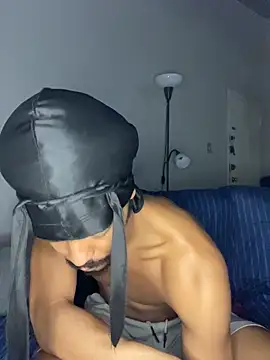 TRILLAHUNG online show from January 15, 2026, 11:52 pm