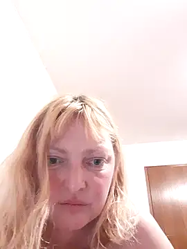 Snapshot of LiluLiluLilu chatting on October 12, 2025, 8:43 pm LiluLiluLilu online show from October 12, 2025, 8:43 pm