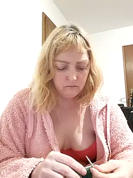 Snapshot of LiluLiluLilu chatting on November 6, 2025, 6:01 pm LiluLiluLilu online show from November 6, 2025, 6:01 pm