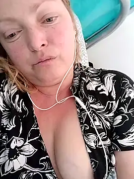 Snapshot of LiluLiluLilu chatting on April 30, 2026, 8:32 am LiluLiluLilu online show from April 30, 2026, 8:32 am