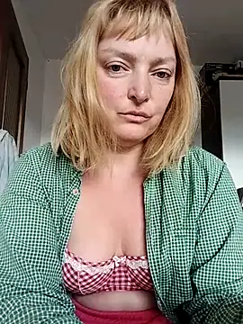 Snapshot of LiluLiluLilu chatting on September 22, 2025, 6:30 am LiluLiluLilu online show from September 22, 2025, 6:30 am