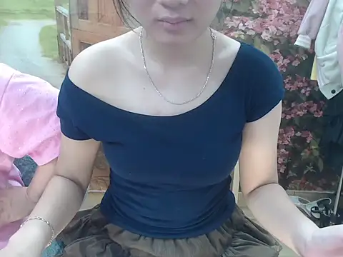 Snapshot of Inomi_2k chatting on October 23, 2025, 2:16 pm Inomi 2k online show from October 23, 2025, 2:16 pm