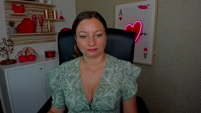 angelaSamt online show from June 30, 2026, 5:40 am