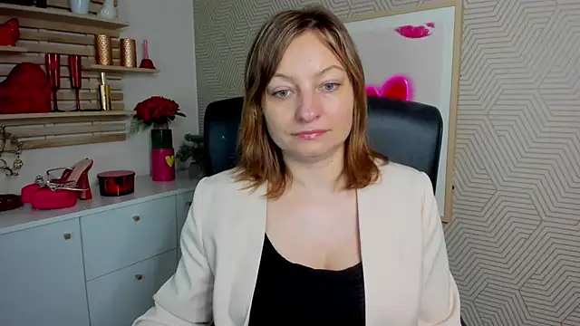 angelaSamt online show from April 15, 2026, 5:24 am