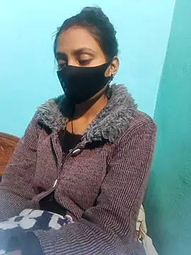 Snapshot of posewith chatting on February 2, 2026, 7:24 pm posewith online show from February 2, 2026, 7:24 pm