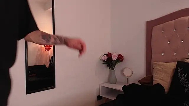 Anhonymus  online show from November 14, 2025, 8:56 pm