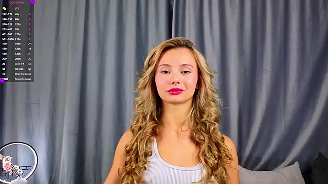 NaughtySeraphine online show from February 11, 2026, 5:07 am