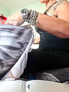 TigreBianca27 online show from September 24, 2025, 4:02 pm