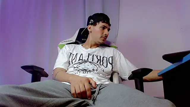 Snapshot of yankees_ chatting on October 13, 2025, 8:38 am yankees online show from October 13, 2025, 8:38 am