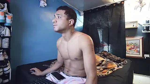 Snapshot of JoshuaMiller chatting on September 29, 2025, 6:02 pm JoshuaMiller online show from September 29, 2025, 6:02 pm