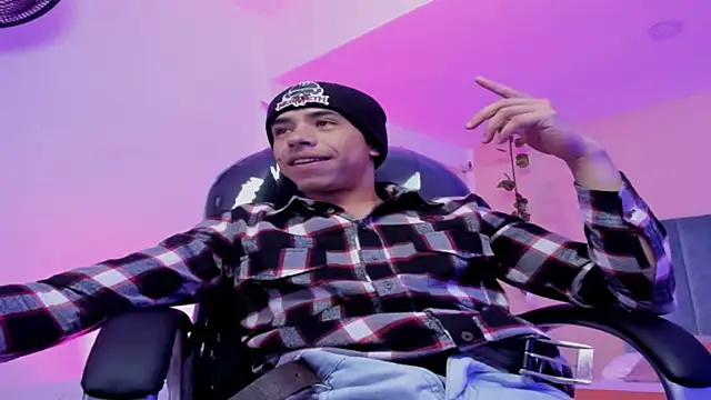 Snapshot of Muscle_Scott chatting on November 26, 2025, 12:49 pm Muscle Scott online show from November 26, 2025, 12:49 pm