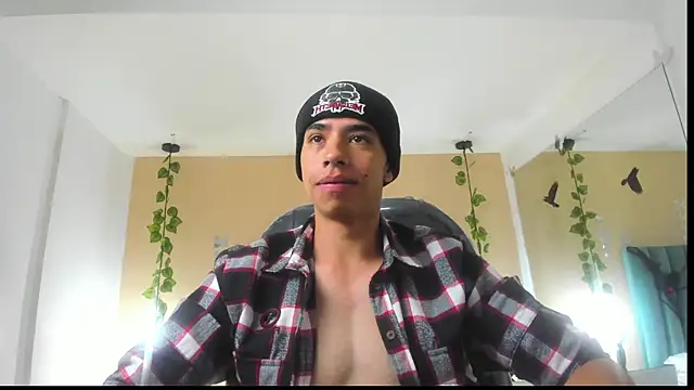 Snapshot of Muscle_Scott chatting on October 21, 2025, 12:26 pm Muscle Scott online show from October 21, 2025, 12:26 pm