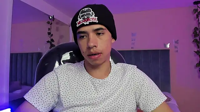 Snapshot of Muscle_Scott chatting on November 21, 2025, 12:59 pm Muscle Scott online show from November 21, 2025, 12:59 pm