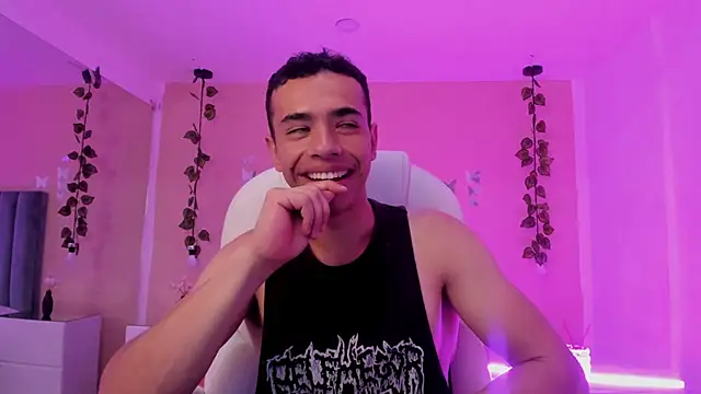 Snapshot of Muscle_Scott chatting on November 2, 2025, 1:27 pm Muscle Scott online show from November 2, 2025, 1:27 pm