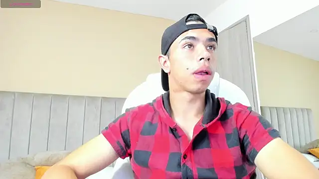 Snapshot of Muscle_Scott chatting on September 13, 2025, 12:49 pm Muscle Scott online show from September 13, 2025, 12:49 pm