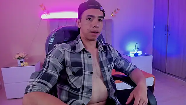 Snapshot of Muscle_Scott chatting on November 13, 2025, 12:53 pm Muscle Scott online show from November 13, 2025, 12:53 pm